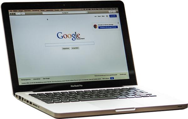 ordenador mostrando buscador Google_Search Console_indigitall
